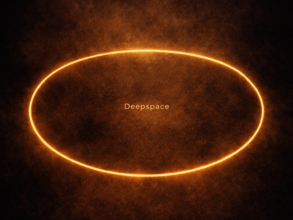 orange glühender Kreis vor schwarzem Hintergrund mit dem Text DEEPSPACE in der Mitte